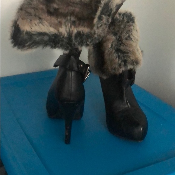 Black faux fur booties - Picture 3 of 4